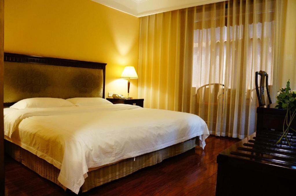 Hujialou Hot Spring Hotel Beijing Exterior photo